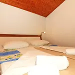 Broscica 16 Apartman Jezera
