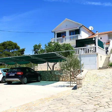 Apartman Broscica 16 *