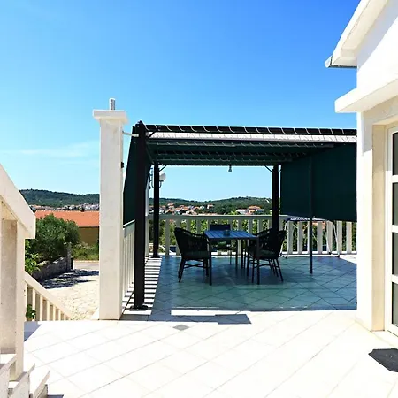 Apartman Broscica 16 *